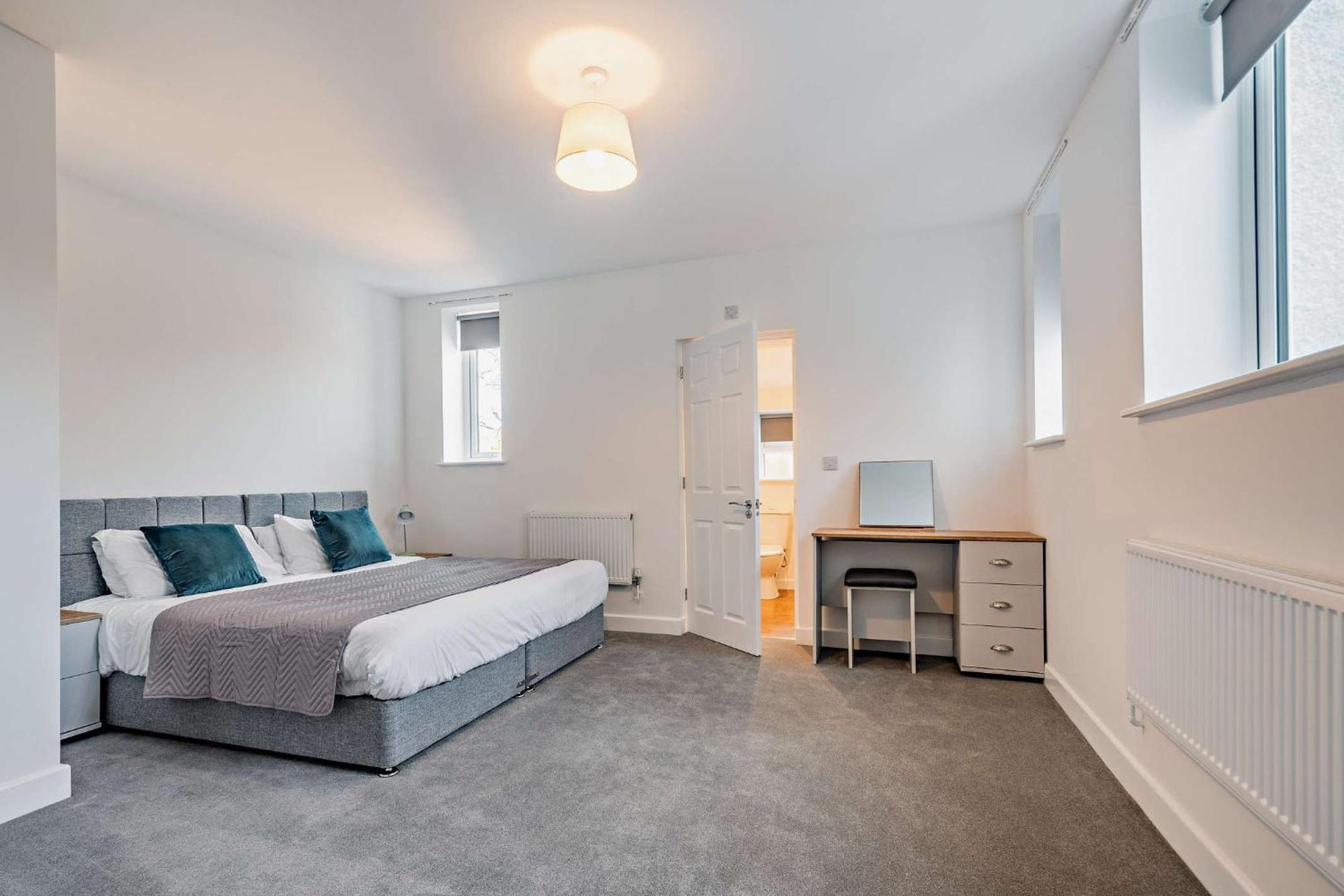 Modern, City Living Apartments- Private Parking Оксфорд Номер фото