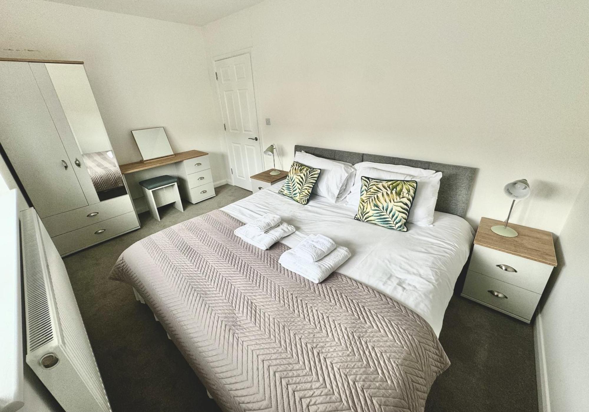 Modern, City Living Apartments- Private Parking Оксфорд Номер фото