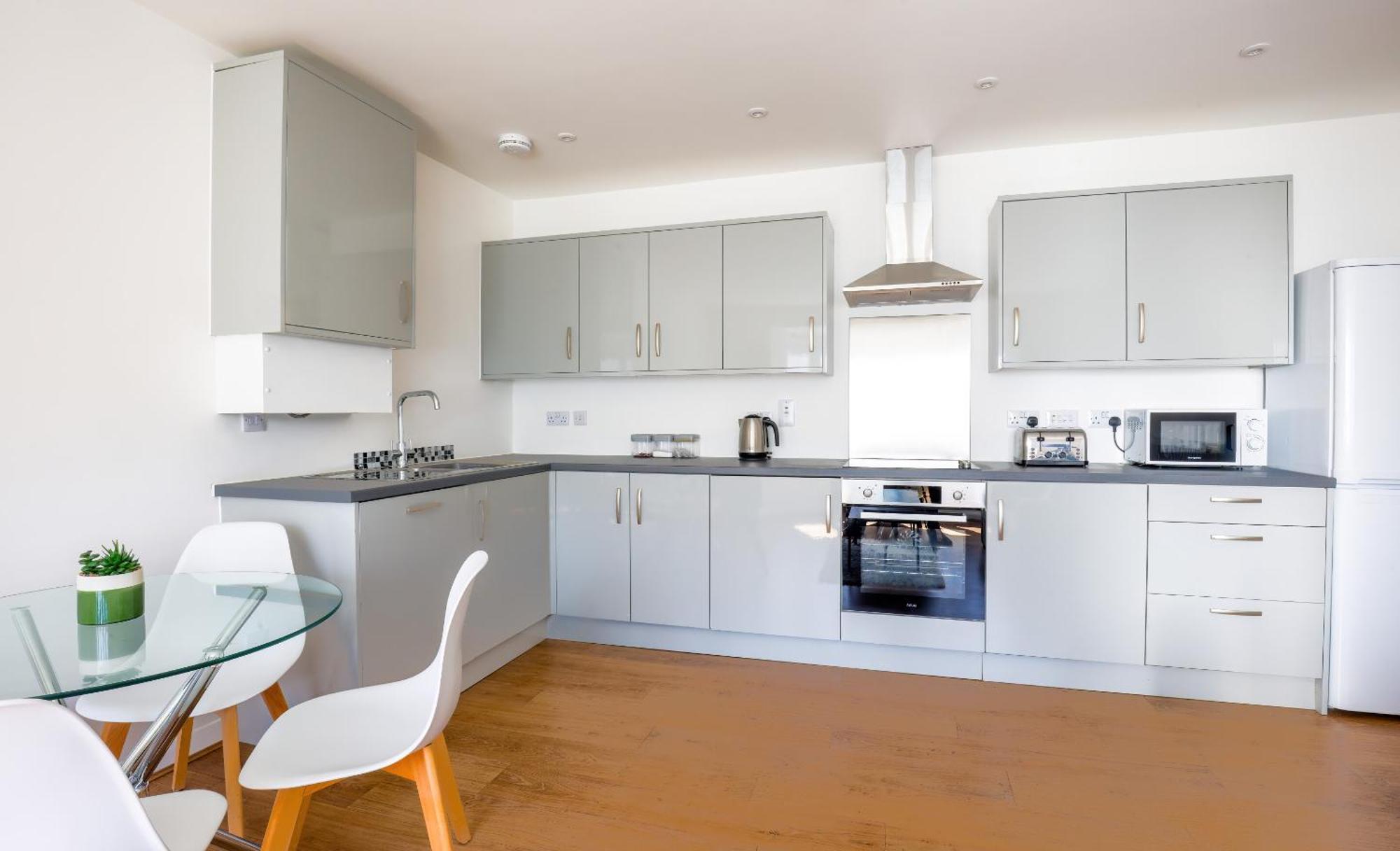 Modern, City Living Apartments- Private Parking Оксфорд Номер фото